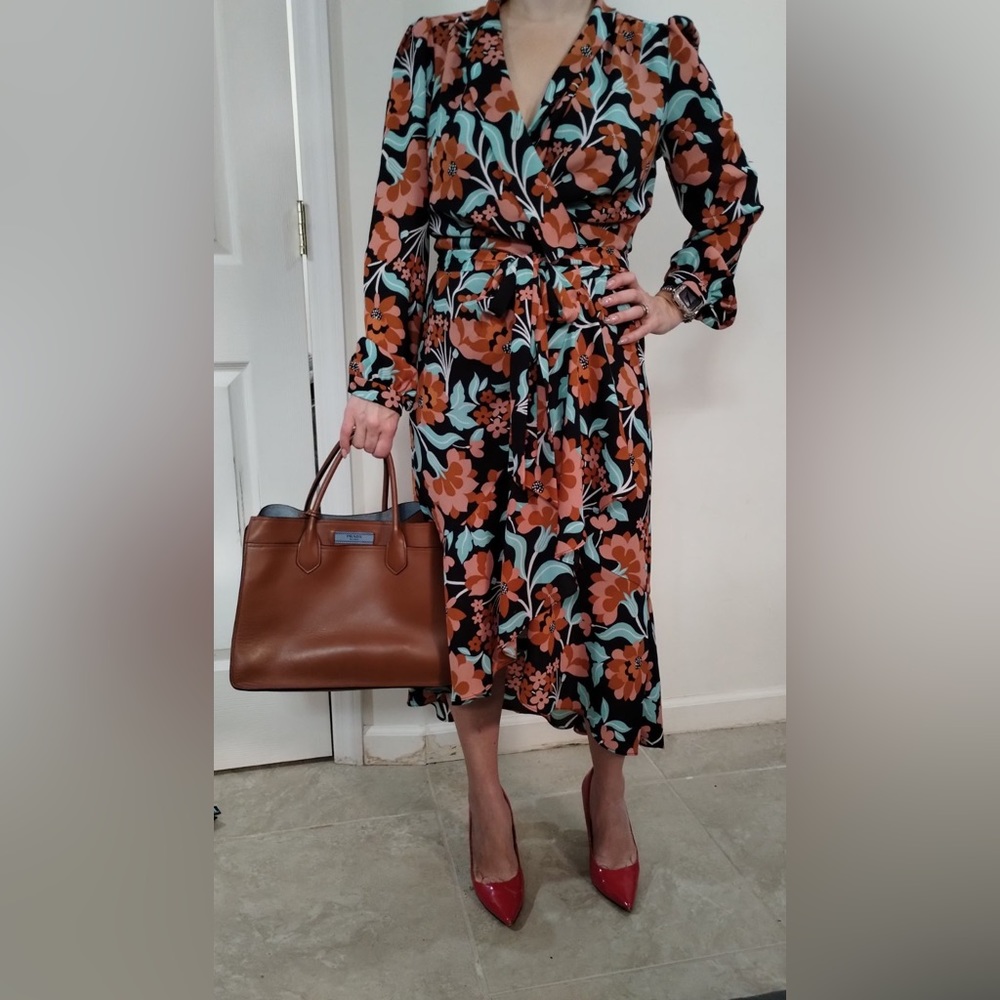Diane Von Furstenberg wrap dress Sz M worn once